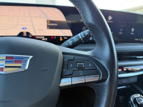 Used 2024 Cadillac XT4 Premium Luxury image 17