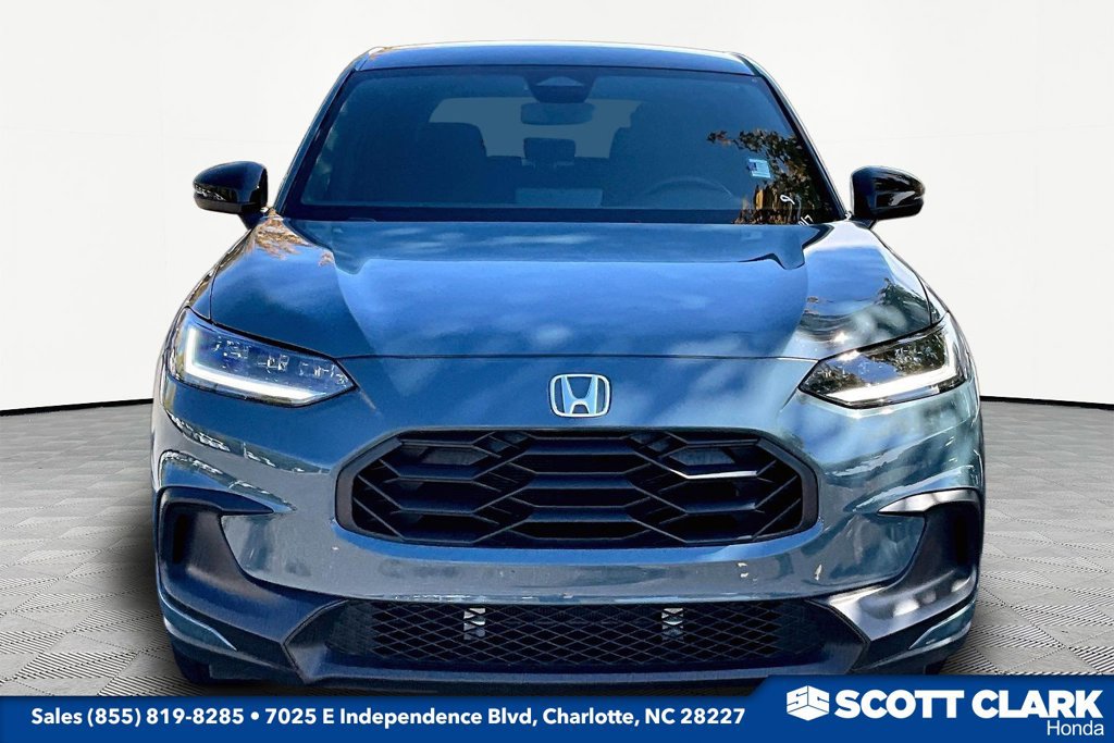 Used 2025 Honda HR-V Sport image 2