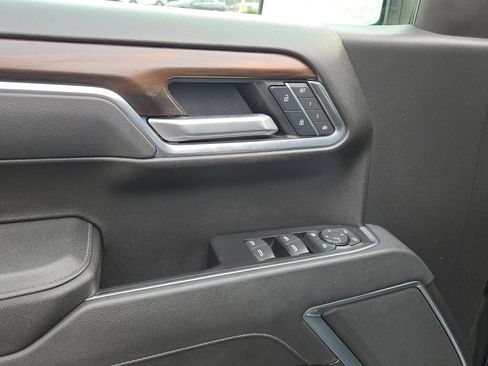 Used 2025 GMC Sierra 1500 SLT image 19