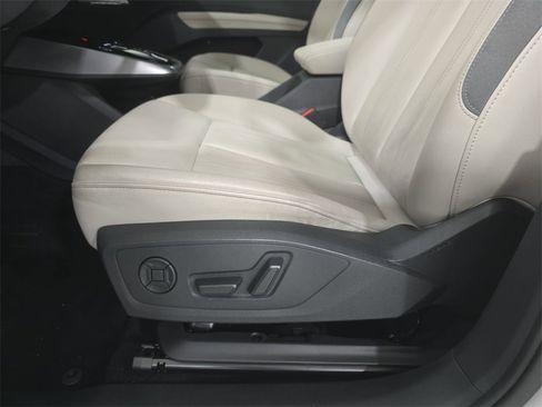 Certified 2023 Audi Q4 e-tron Premium Plus w/ Premium Plus image 27