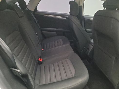 Used 2019 Ford Fusion SE image 19