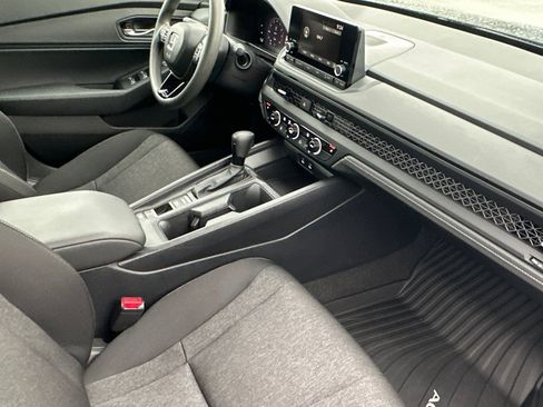 Certified 2025 Honda Accord SE image 15