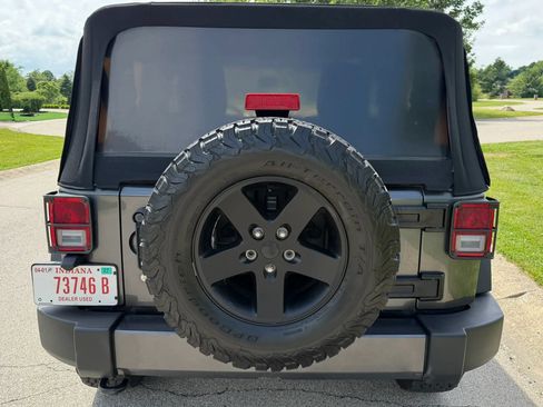 Used 2017 Jeep Wrangler Sport AWD/4WD image 6
