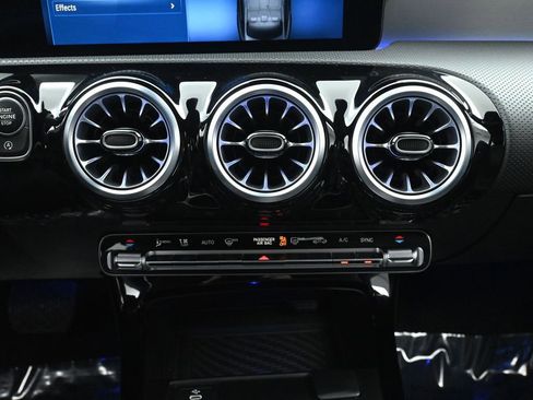 Used 2025 Mercedes-Benz CLA 250 image 38