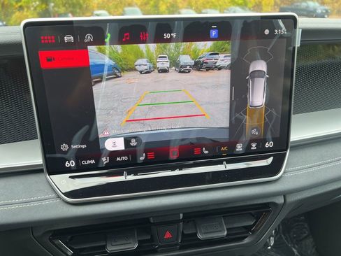 New 2026 Volkswagen Tiguan SE R-Line AWD/4WD image 28