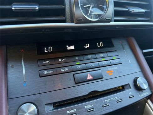 Used 2019 Lexus IS 300 image 16