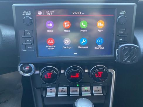 Used 2022 Toyota GR86 Premium w/ ALL Weather Mat Package (TMS) RWD image 21