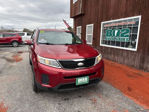 Used 2014 Kia Sorento LX image 2