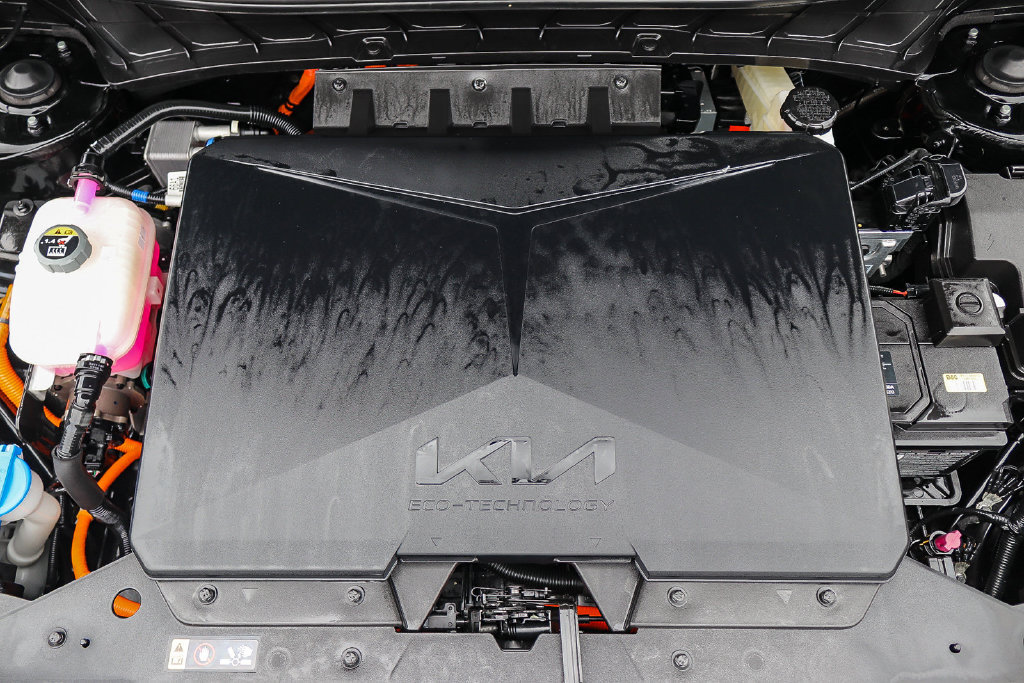 Certified 2025 Kia Niro Wave w/ Wave Preserve Package FWD image 27