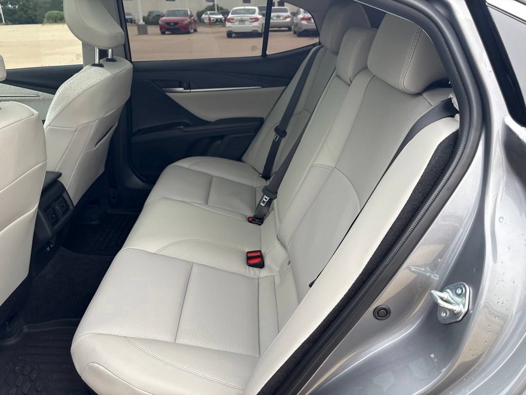 Used 2026 Toyota Camry XLE AWD/4WD image 21