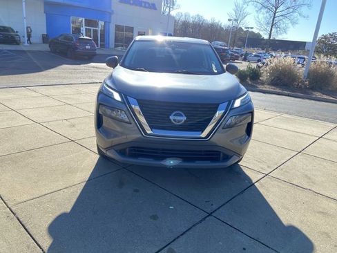Used 2023 Nissan Rogue S image 3