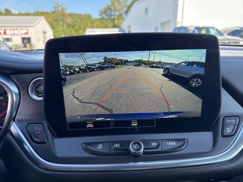Used 2023 Chevrolet Blazer LT AWD/4WD image 3