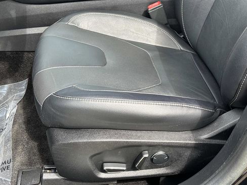 Used 2018 Ford Fusion Titanium FWD image 16