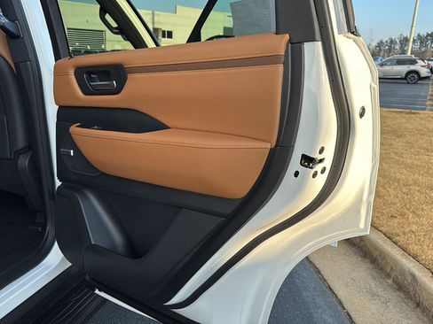 New 2026 Nissan Armada SL image 13