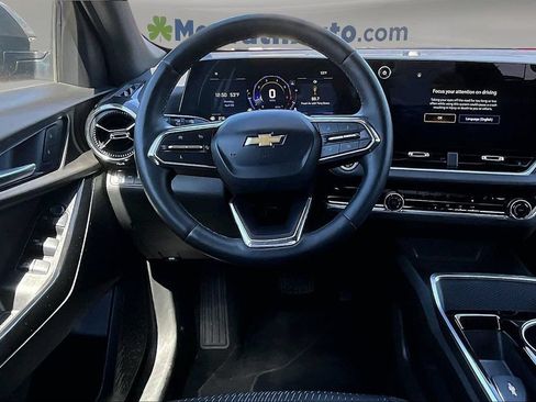 Used 2025 Chevrolet Equinox LT AWD/4WD image 10