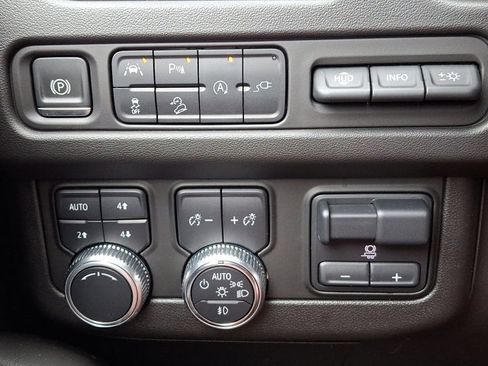 Used 2021 GMC Yukon AT4 w/ Rear Media and Nav Package AWD/4WD image 28