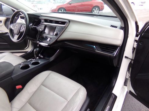 Used 2014 Toyota Avalon Limited image 24
