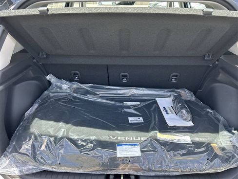 New 2025 Hyundai Venue Limited image 18