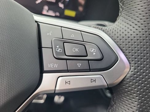 Used 2026 Volkswagen Tiguan SE R-Line AWD/4WD image 24