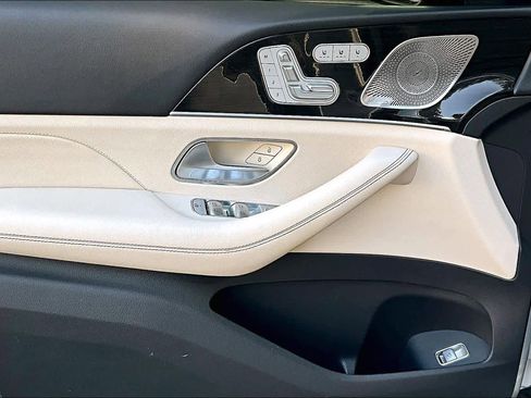 Used 2020 Mercedes-Benz GLS 450 4MATIC image 22