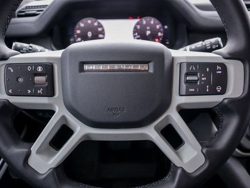 Used 2024 Land Rover Defender 110 S image 15