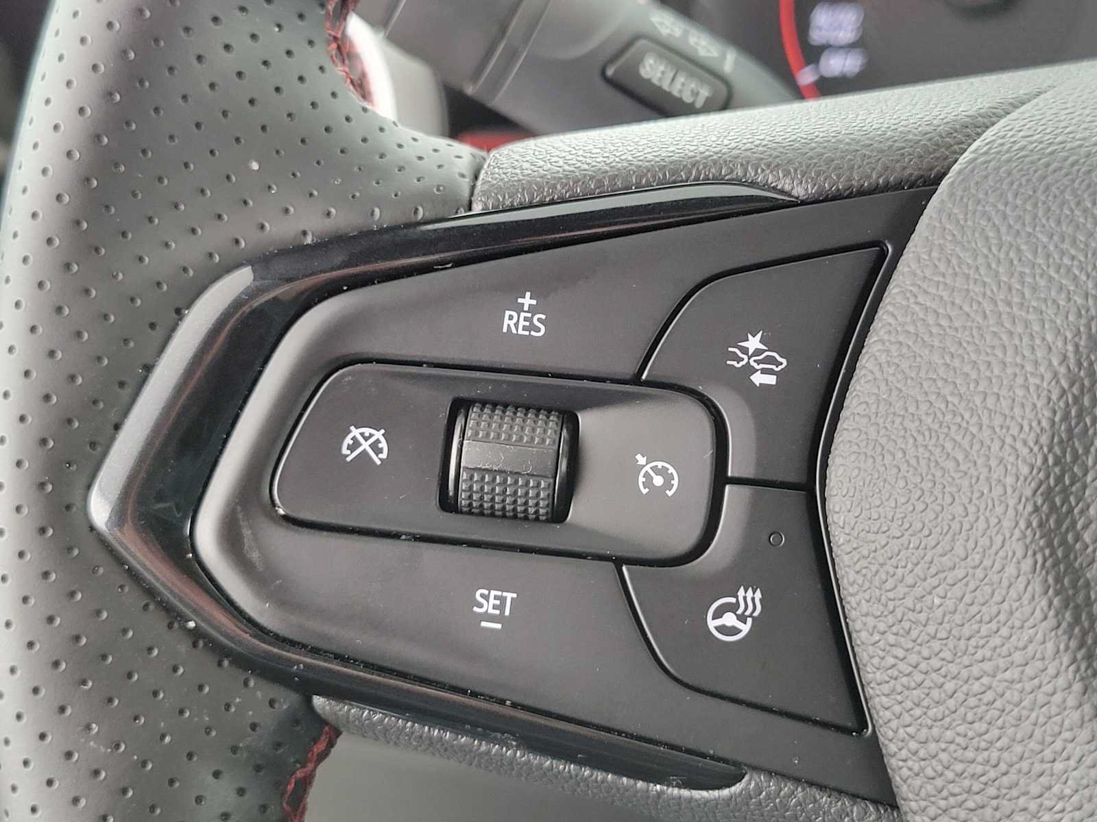 Used 2024 Chevrolet Trax RS FWD image 28