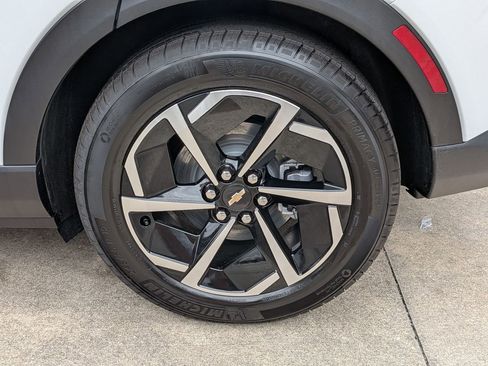 New 2026 Chevrolet Equinox EV LT FWD image 26