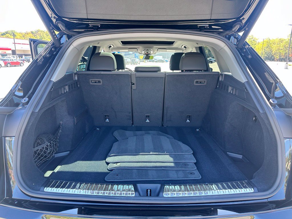 Used 2025 Audi Q5 Premium w/ Convenience Package AWD/4WD image 23