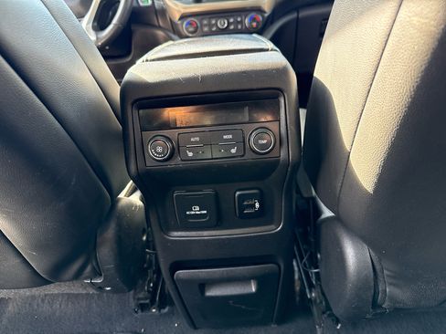 Used 2017 GMC Acadia Denali image 17