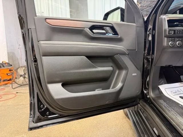 New 2026 GMC Yukon Denali w/ Denali Reserve Package AWD/4WD image 15