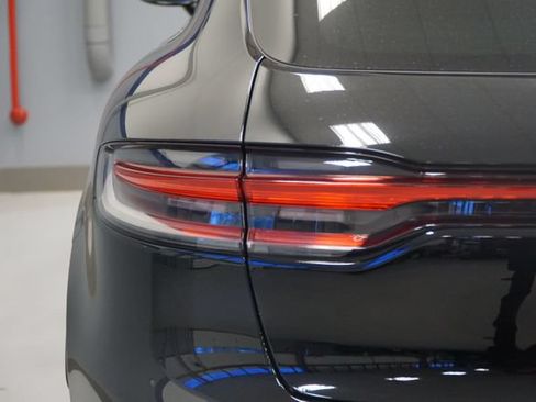 Certified 2026 Porsche Macan AWD/4WD image 6