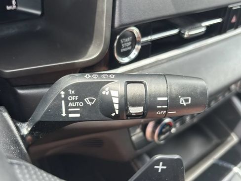 Used 2023 Mitsubishi Outlander SE AWD/4WD image 22