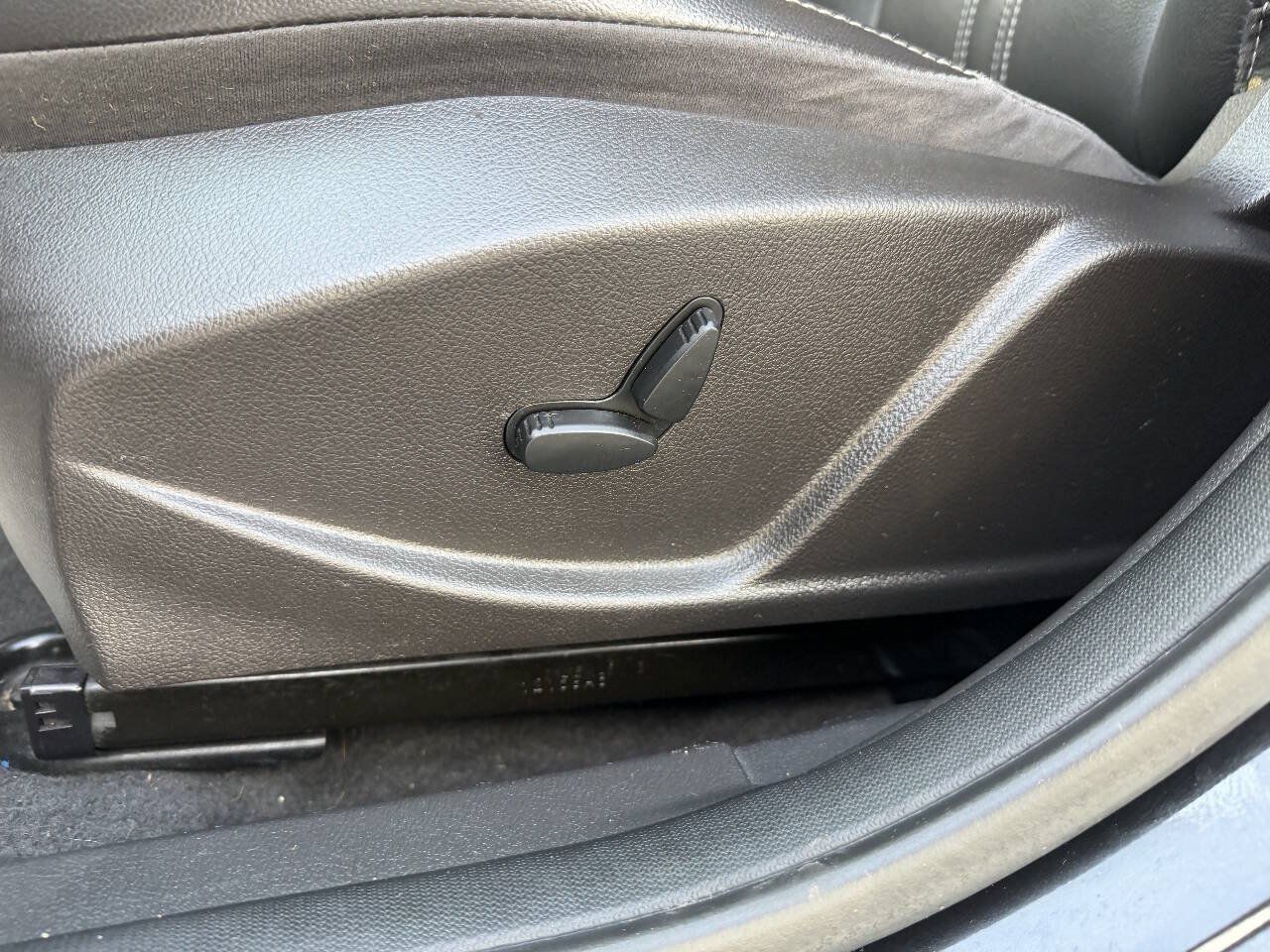 Used 2012 Ford Focus Titanium FWD image 14