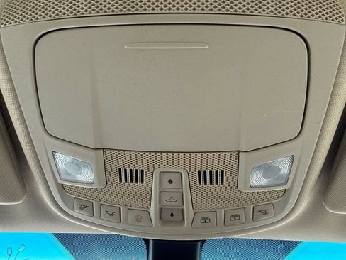 Used 2018 Lincoln Continental Select image 32