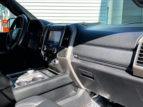 Used 2021 Ford Expedition XLT image 16