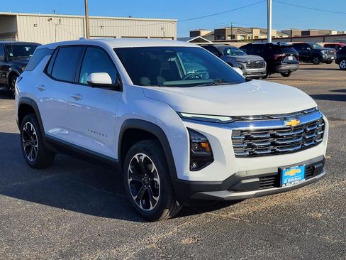 New 2026 Chevrolet Equinox LT w/ Safety and Technology Package FWD image 7