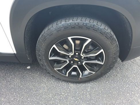 Used 2023 Chevrolet TrailBlazer ACTIV w/ Sun and Liftgate Package image 9