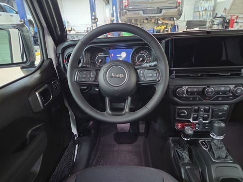 New 2026 Jeep Wrangler Unlimited Rubicon image 14