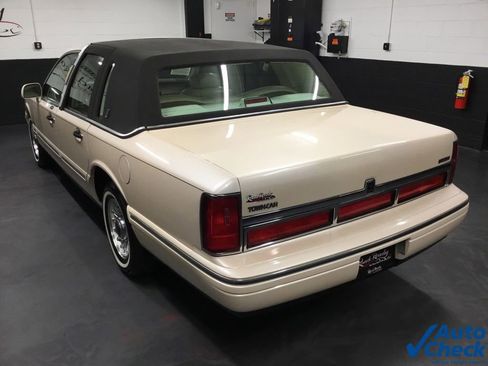 Used 1997 Lincoln Town Car Executive RWD image 7