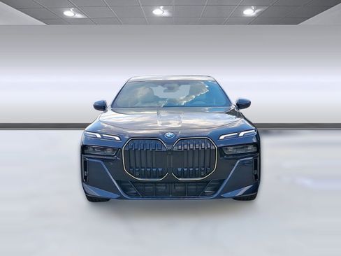 New 2026 BMW 750e xDrive image 5