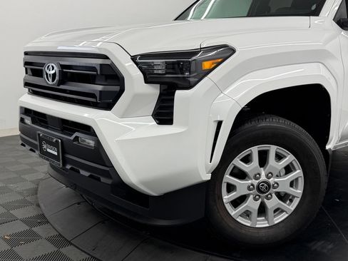 Used 2026 Toyota Tacoma SR5 AWD/4WD image 4