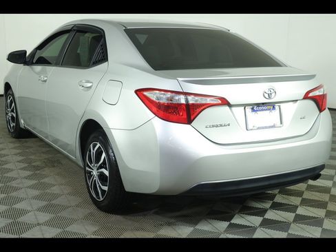 Used 2015 Toyota Corolla LE image 13