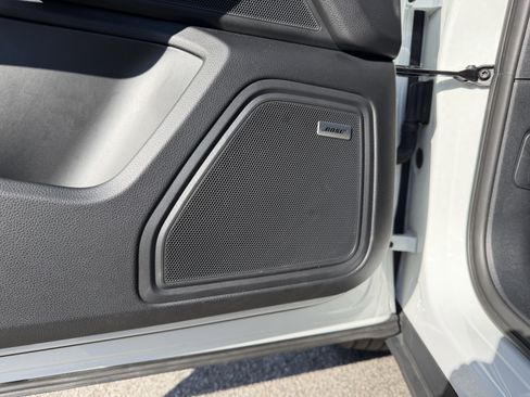 Certified 2024 Porsche Macan image 16