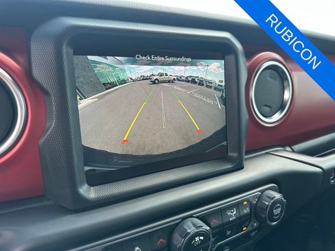 Used 2023 Jeep Wrangler Unlimited Rubicon w/ Cold Weather Group AWD/4WD image 18