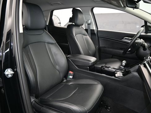 Used 2025 Kia Sportage EX image 43