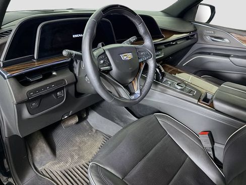 Used 2024 Cadillac Escalade ESV Premium Luxury w/ LPO, Floor Liner Package AWD/4WD image 10