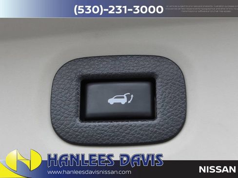 Used 2018 Nissan Rogue SL FWD image 11