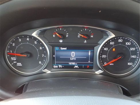 Used 2023 GMC Terrain SLE w/ Driver Convenience Package image 14