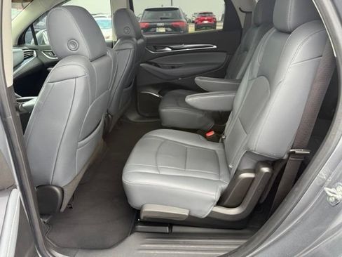 Used 2020 Buick Enclave Essence FWD image 18