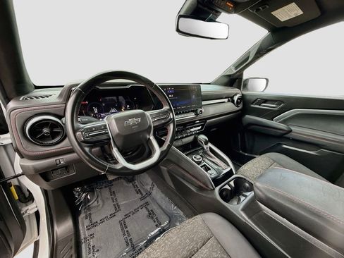 Used 2024 Chevrolet Colorado Z71 w/ Z71 Convenience Package 2 image 9